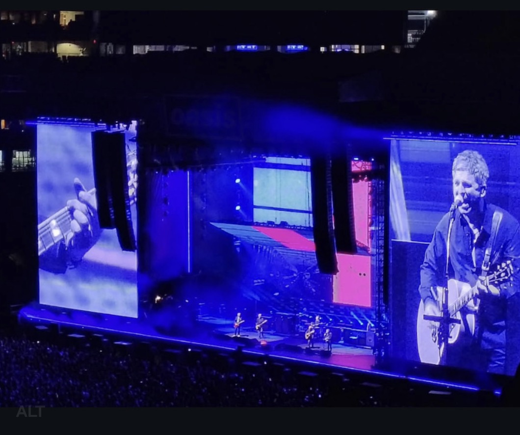 Oasis Live '25 Performance